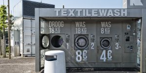 Tankstation Zwart in Amsterdam | Tanken, Auto wassen, Broodjes, Catering, Telefoonreparatie