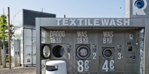 Tankstation Zwart in Amsterdam | Tanken, Auto wassen, Broodjes, Catering, Telefoonreparatie