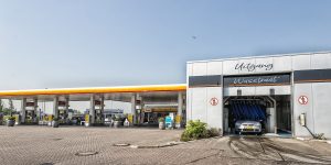 Tankstation Zwart in Amsterdam | Tanken, Auto wassen, Broodjes, Catering, Telefoonreparatie