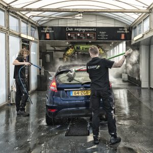 Tankstation Zwart in Amsterdam | Tanken, Auto wassen, Broodjes, Catering, Telefoonreparatie