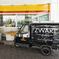 Tankstation Zwart in Amsterdam | Tanken, Auto wassen, Broodjes, Catering, Telefoonreparatie