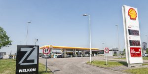 Tankstation Zwart in Amsterdam | Tanken, Auto wassen, Broodjes, Catering, Telefoonreparatie